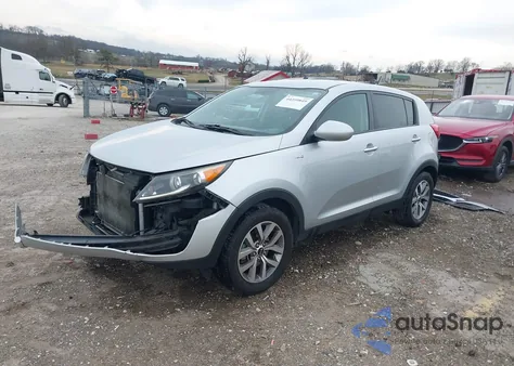 2016 Kia Sportage Lx z USA, uszkodzony, nr VIN KNDPBCAC3G7821341
